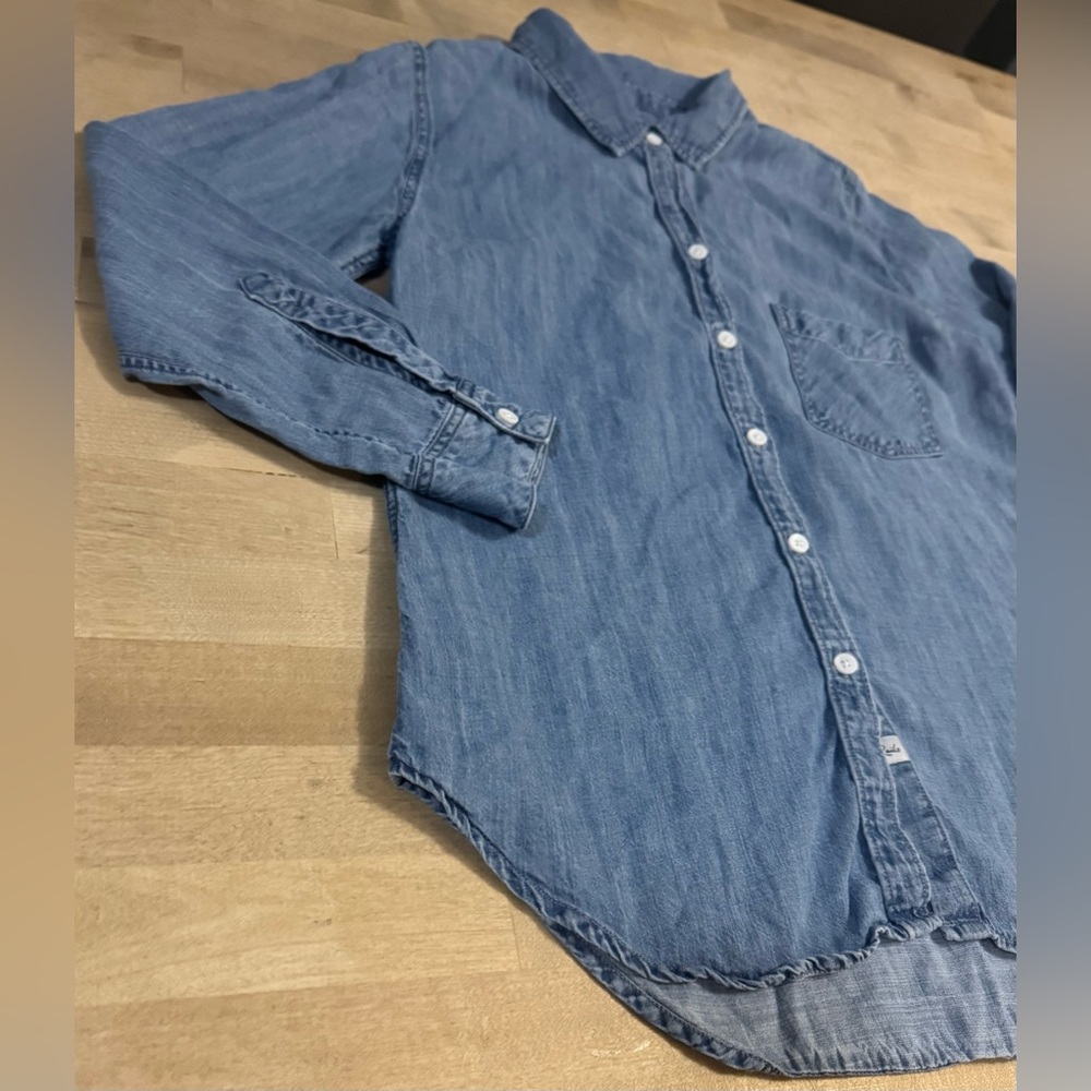 Rails women’s Ingrid Light Blue Denim chambray Shirt - Picture 4 of 11